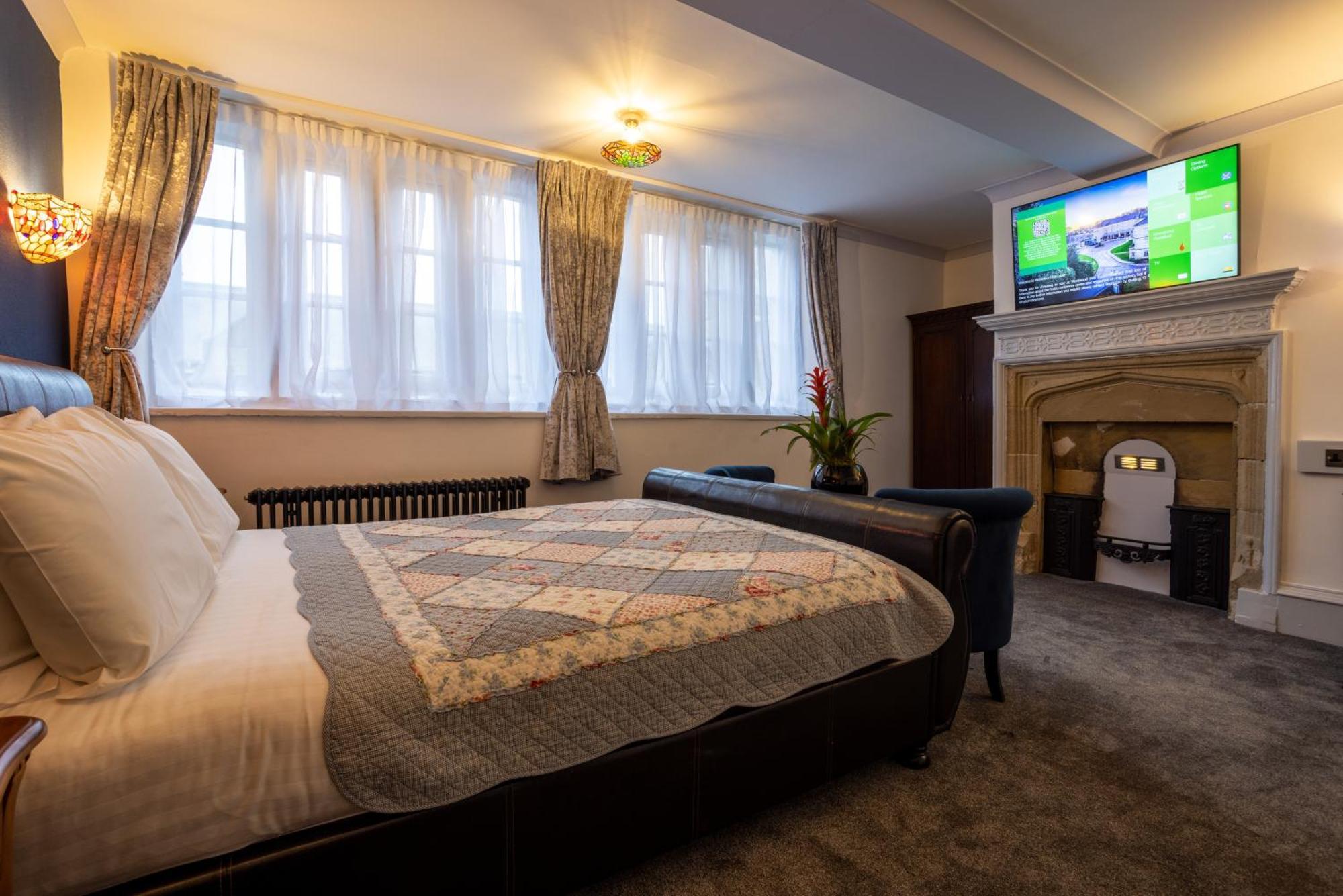 Weetwood Hall Estate Лийдс Екстериор снимка