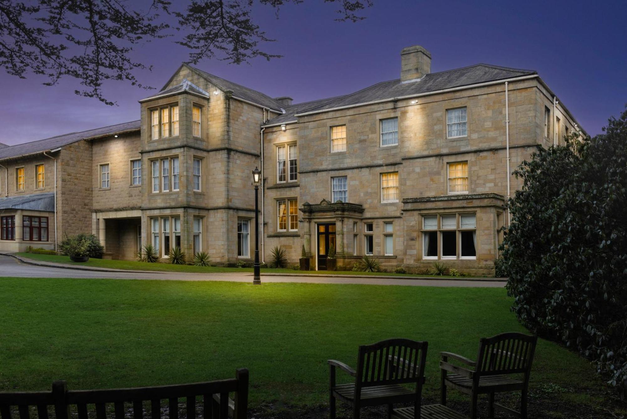 Weetwood Hall Estate Лийдс Екстериор снимка